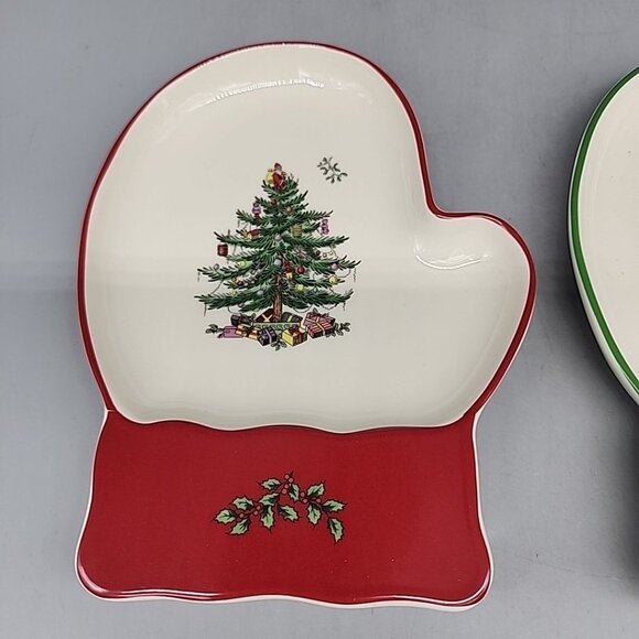 Spode Christmas Tree Mitten Dishes | Set of 2 Red and Green 7 Inch - Picture 3 of 6